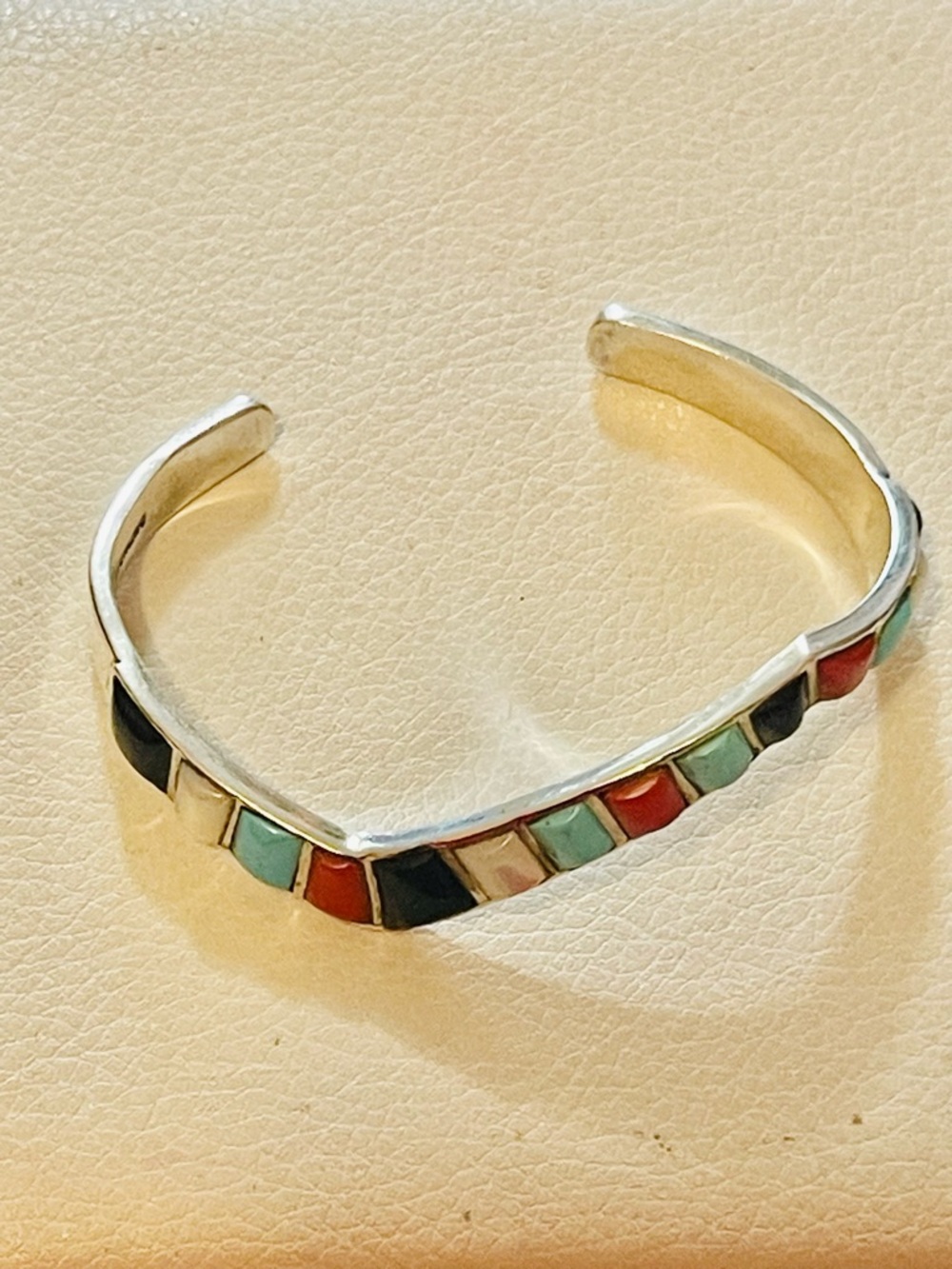 VTG NATIVE AMERICAN ZUNI STERLING
Multi Gemstone Guff Bracelet 16 G Sz
6-6.25